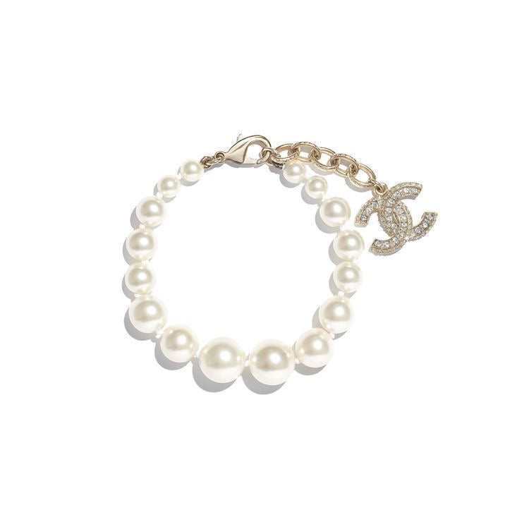 Classic Pearl Emblem Bracelet